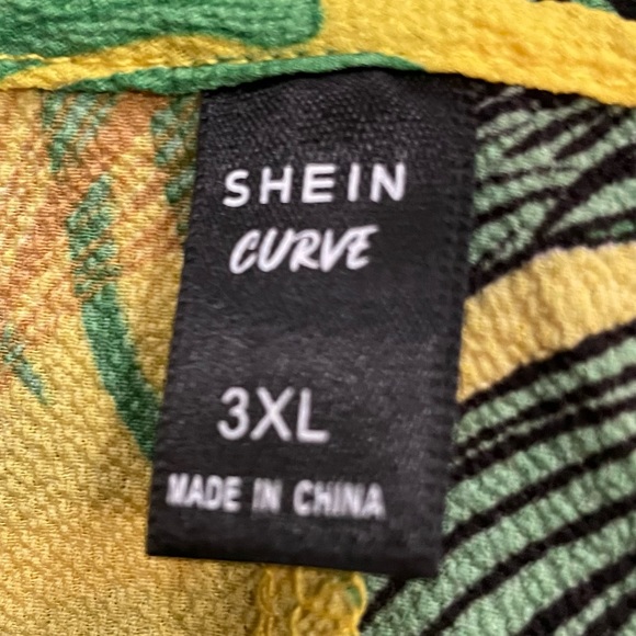 SHEIN Curve plus size tropical palm leaf print blouse / 2X / Excellent condition - Picture 10 of 11